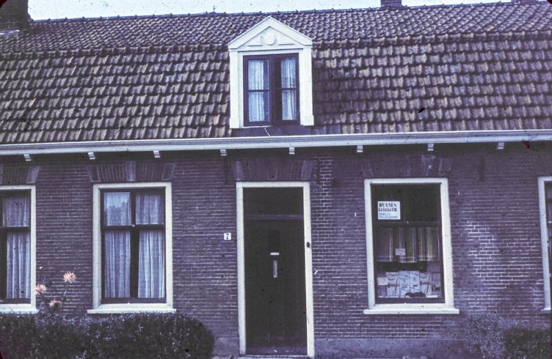 Fa. Van Gelderen, beddengoed en kleding