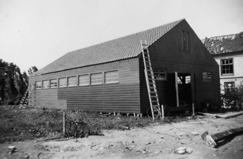 Noodkerkgebouw aan de Broekweg van 1940 tot 1950