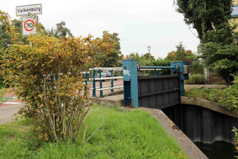 Brug in Katwijkerweg over de Kleine Watering