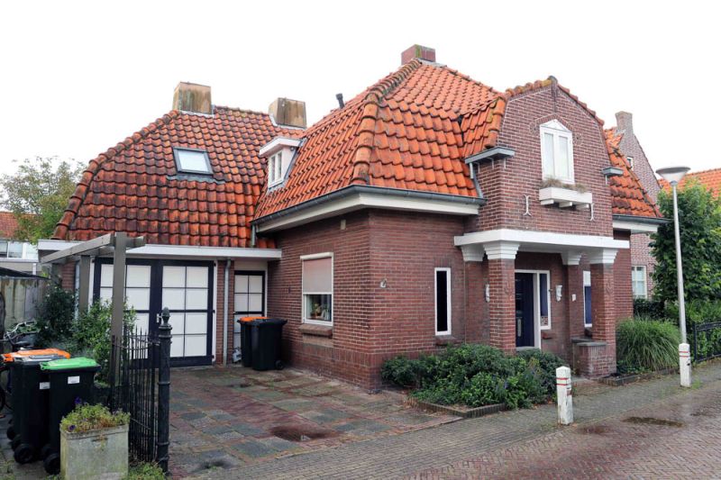 Middenweg 28 woning