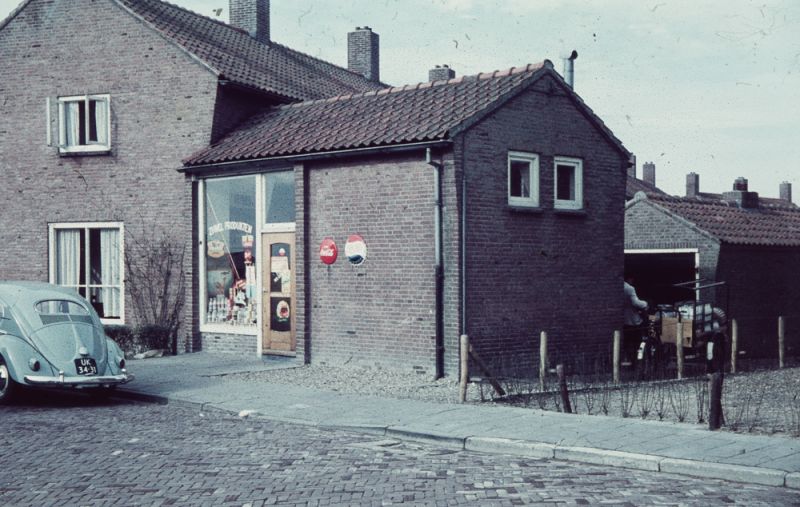 Marktveld 14 (annex met Marinus Poststraat 50 )